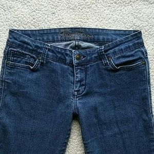 Straight legged stretchy jeans